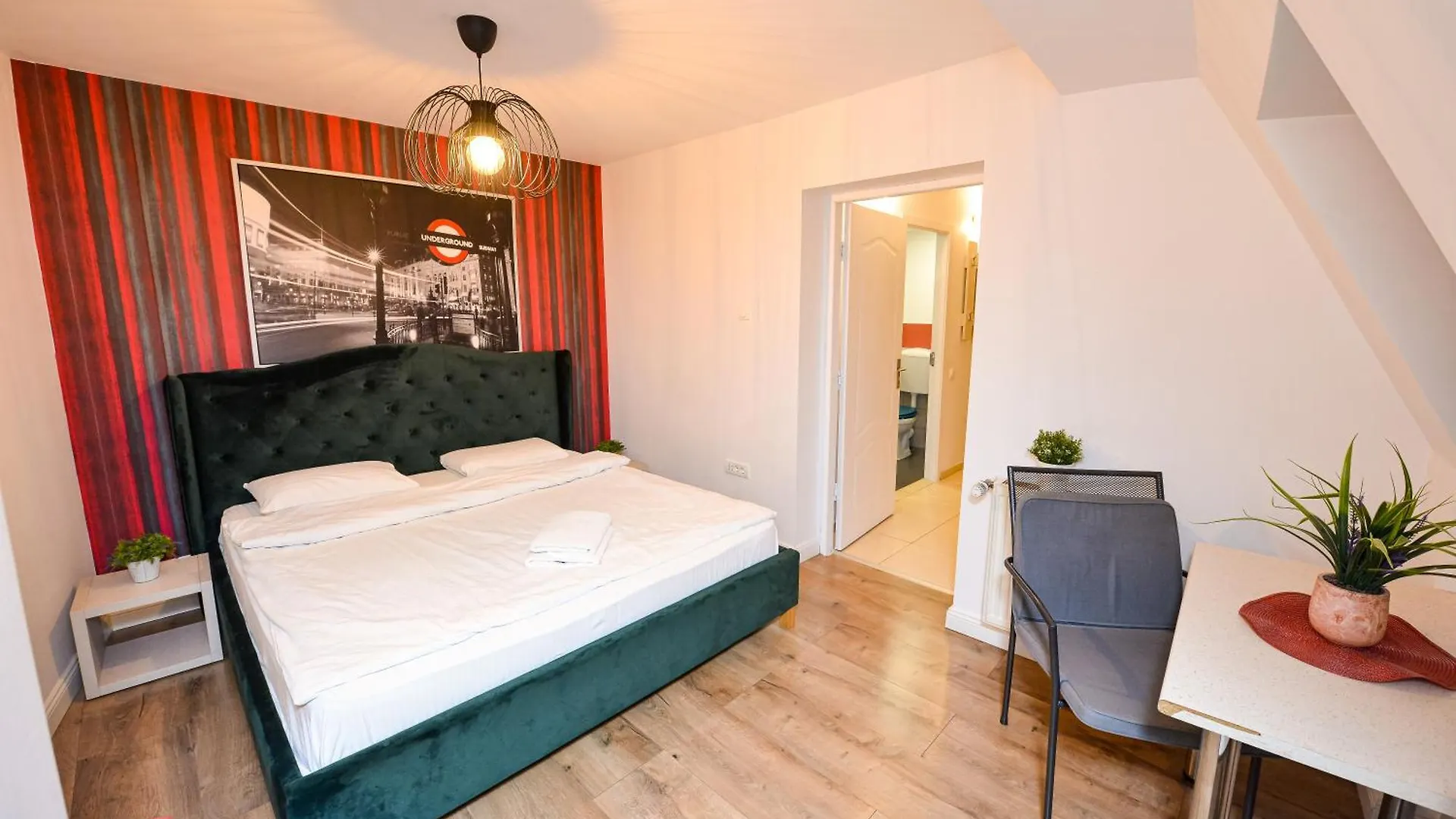 The Lincoln Suites - Central Shabbat Friendly Apartments Bucharest Romania