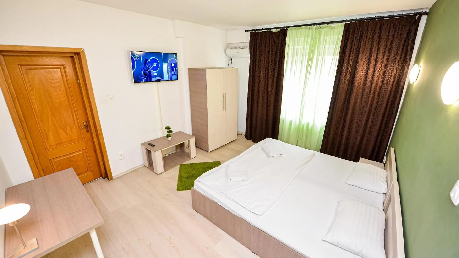 The Lincoln Suites - Central Shabbat Friendly Apartments Bucharest