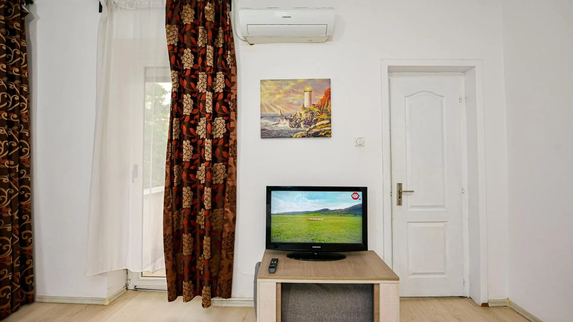 The Lincoln Suites - Central Shabbat Friendly Apartments Bucharest