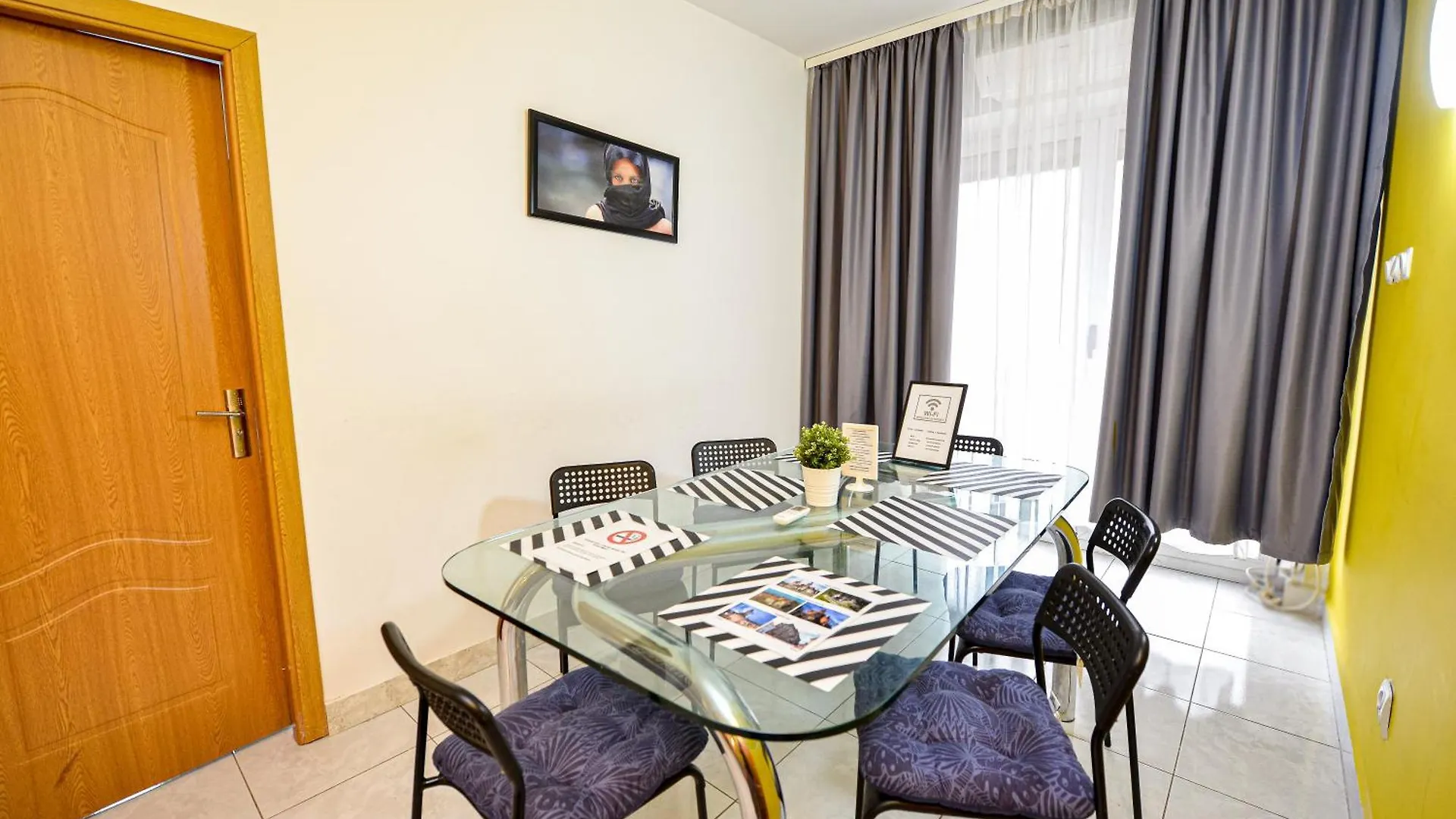 The Lincoln Suites - Central Shabbat Friendly Apartments Bucharest