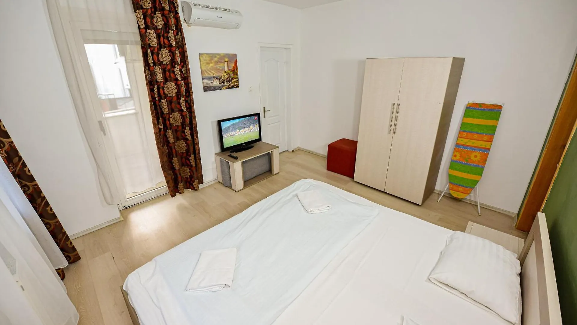 The Lincoln Suites - Central Shabbat Friendly Apartments Bucharest