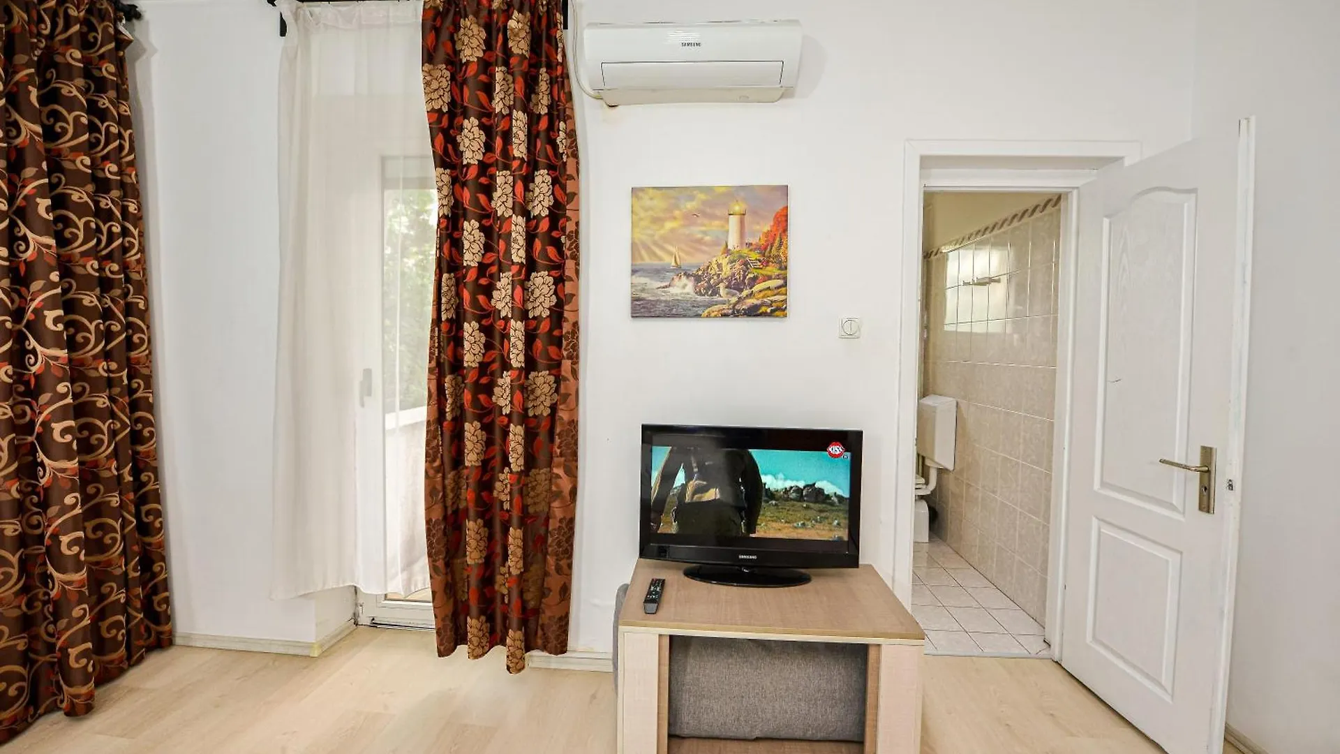 The Lincoln Suites - Central Shabbat Friendly Apartments Bucharest Romania