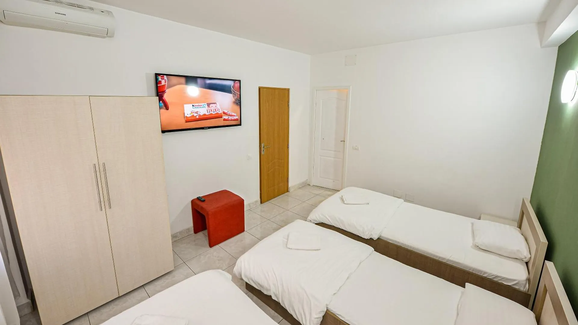 The Lincoln Suites - Central Shabbat Friendly Apartments Bucharest Romania